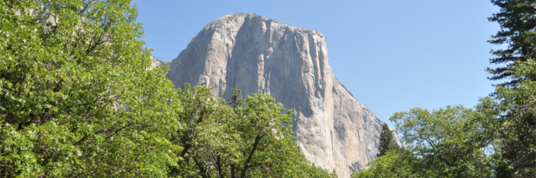 Enorme rots valt van El Capitan in Yosemite National Park